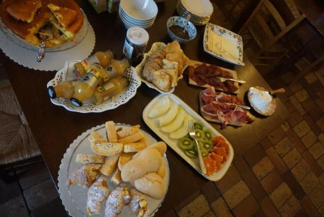 Palazzo De Fabritiis Bed and Breakfast Rosciano  Buitenkant foto