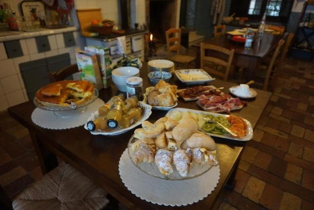 Palazzo De Fabritiis Bed and Breakfast Rosciano  Buitenkant foto
