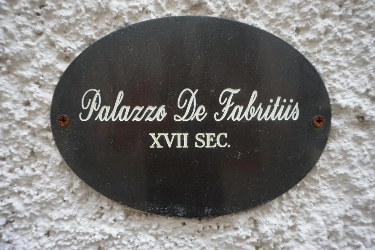 Palazzo De Fabritiis Bed and Breakfast Rosciano  Buitenkant foto