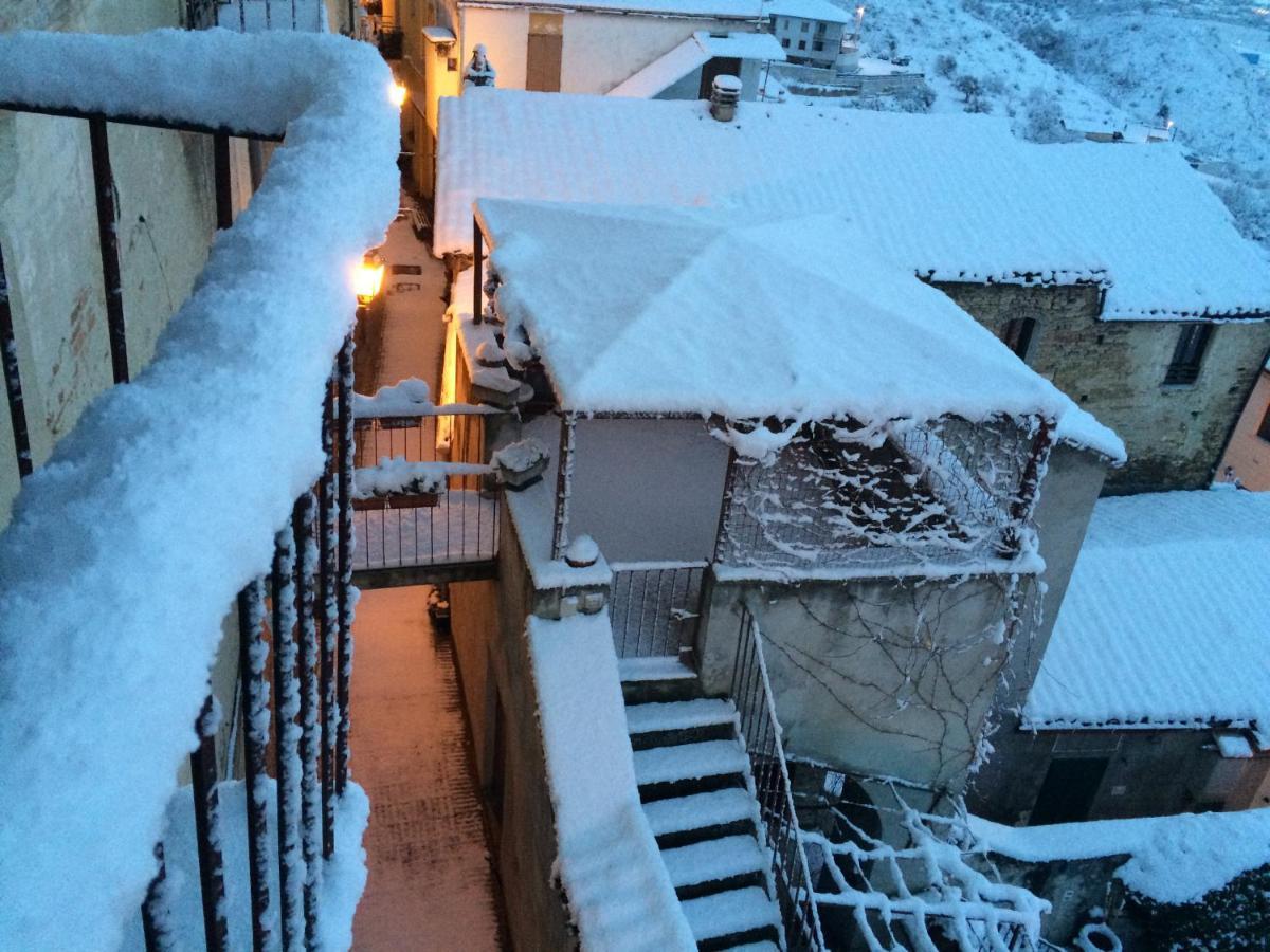 Palazzo De Fabritiis Bed and Breakfast Rosciano  Buitenkant foto