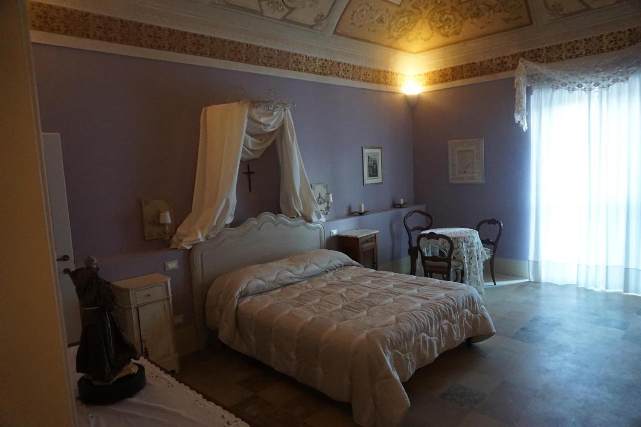Palazzo De Fabritiis Bed and Breakfast Rosciano  Buitenkant foto