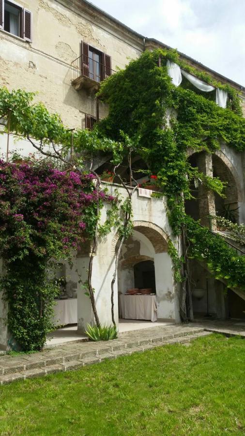 Palazzo De Fabritiis Bed and Breakfast Rosciano  Buitenkant foto