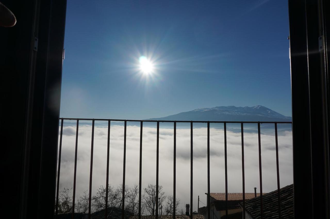 Palazzo De Fabritiis Bed and Breakfast Rosciano  Buitenkant foto